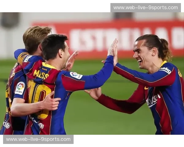 巅峰博弈与红蓝信仰：巴黎vs巴萨，那些藏在高清视频里的绿茵史诗