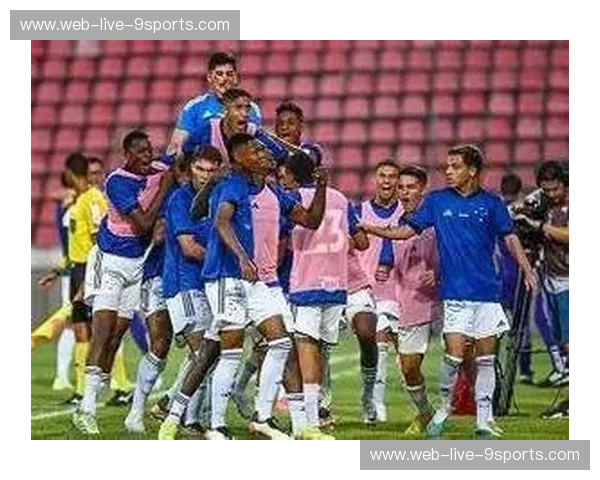 圣保罗与沙佩科:巴甲赛场上的恩怨情仇与足球精神的碰撞 圣保罗与沙佩科:巴甲赛场上的恩怨情仇与足球精神的碰撞